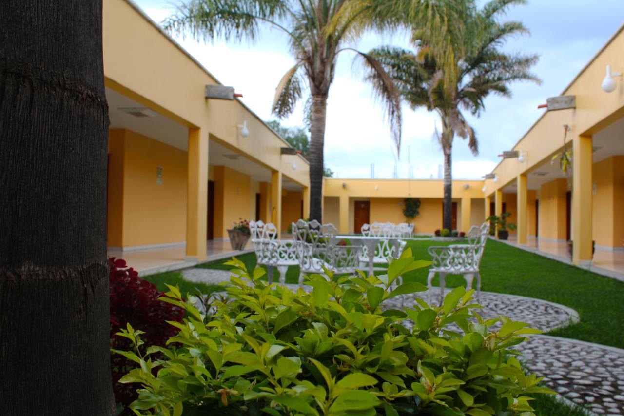 Hotel Real De Cortes Los Reyes  Exterior photo