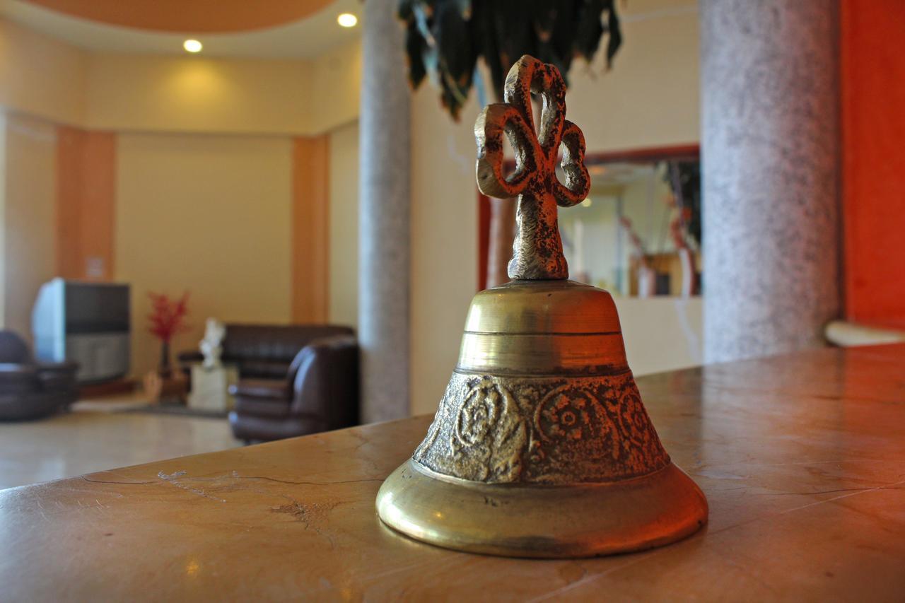 Hotel Real De Cortes Los Reyes  Exterior photo